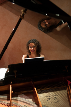 http://www.Justine-Verdier.com - Pianiste classique |Justine Verdier, francouzská klavíristka (fotografie Guillermo Mendo)
