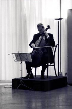 http://www.Brikcius.com - Frantisek Brikcius: Czech Cellist
