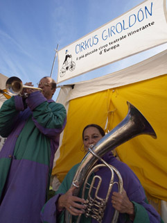 http://www.CirkusGiroldon.ch - Cirkus Giroldn - Lenka Foletti Machoninov a Alberto Foletti