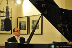 http://www.GiuseppeDevastato.it - Giuseppe Devastato, Italian pianist and composer, concert Festival di Ravello (Photography by Michele Mari - http://www.michelemari.it)