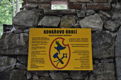 http://www.KovarovoUdoli.cz - Obřansk Obr Brno 2012, setkn Uměleckch kovřů a řemeslnků, Mln a kovrna na cyklostezce z Brna/Obřan do Blovic nad Svitavou (Foto Marek Hlavica, 2012)