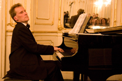http://www.Brikcius.com - Tomáš Víšek: Pianist - Final Concert "Weinberger Tour" (Prague, Pálffy palác, 2007) http://www.Brikcius.com - Tomáš Víšek: Pianist - Final Concert "Weinberger Tour" (Prague, Pálffy palác, 2007)